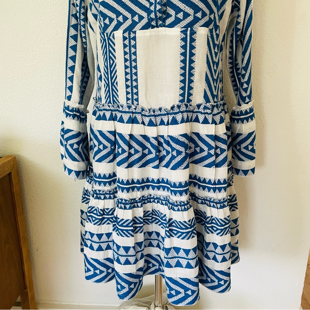 En creme Blue and White Mini Dress - Picture 6 of 13